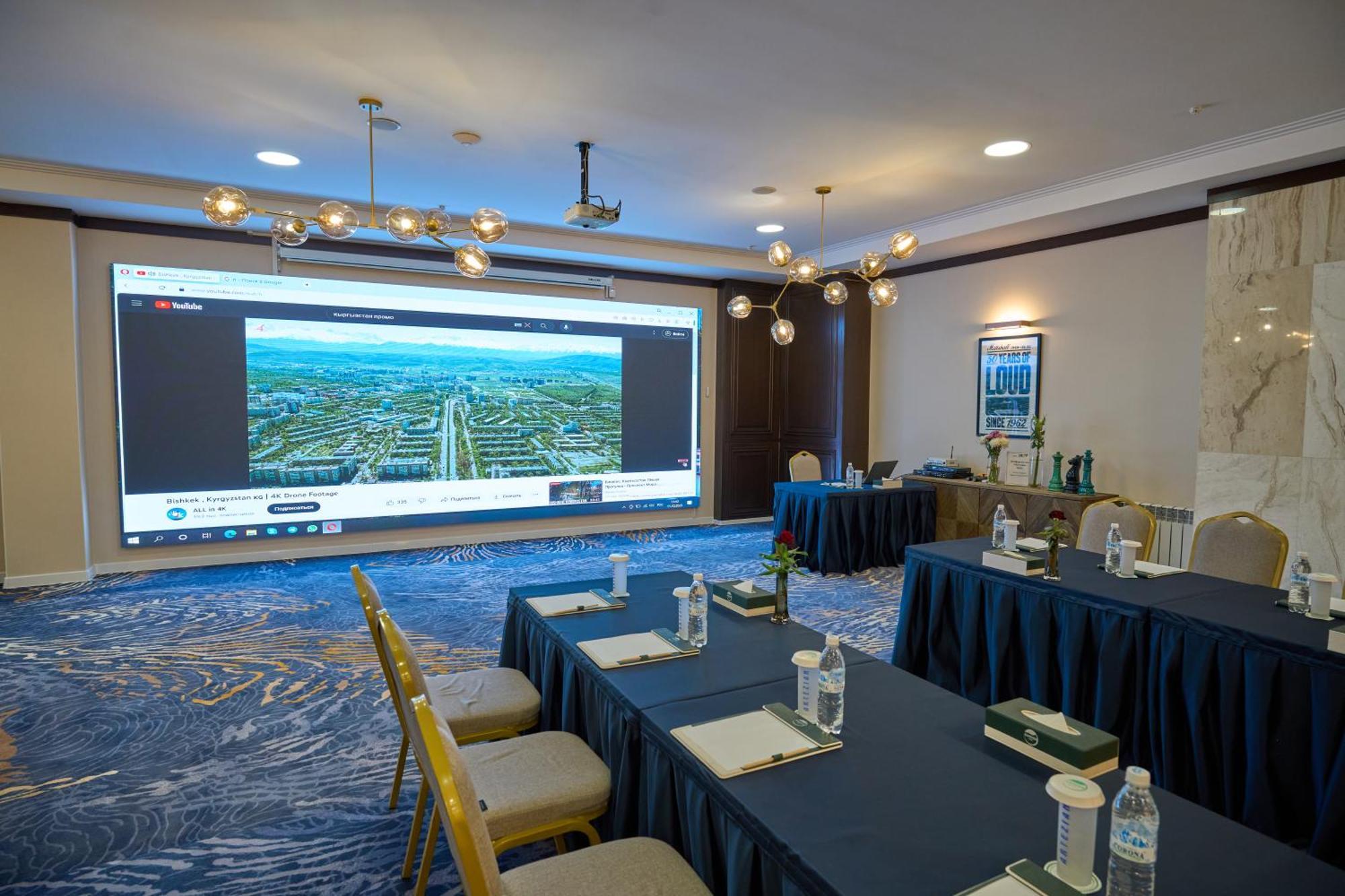 Garden Hotel & Spa Bishkek Esterno foto