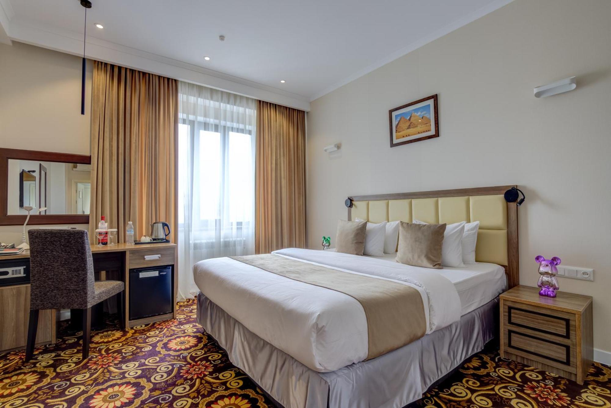 Garden Hotel & Spa Bishkek Esterno foto