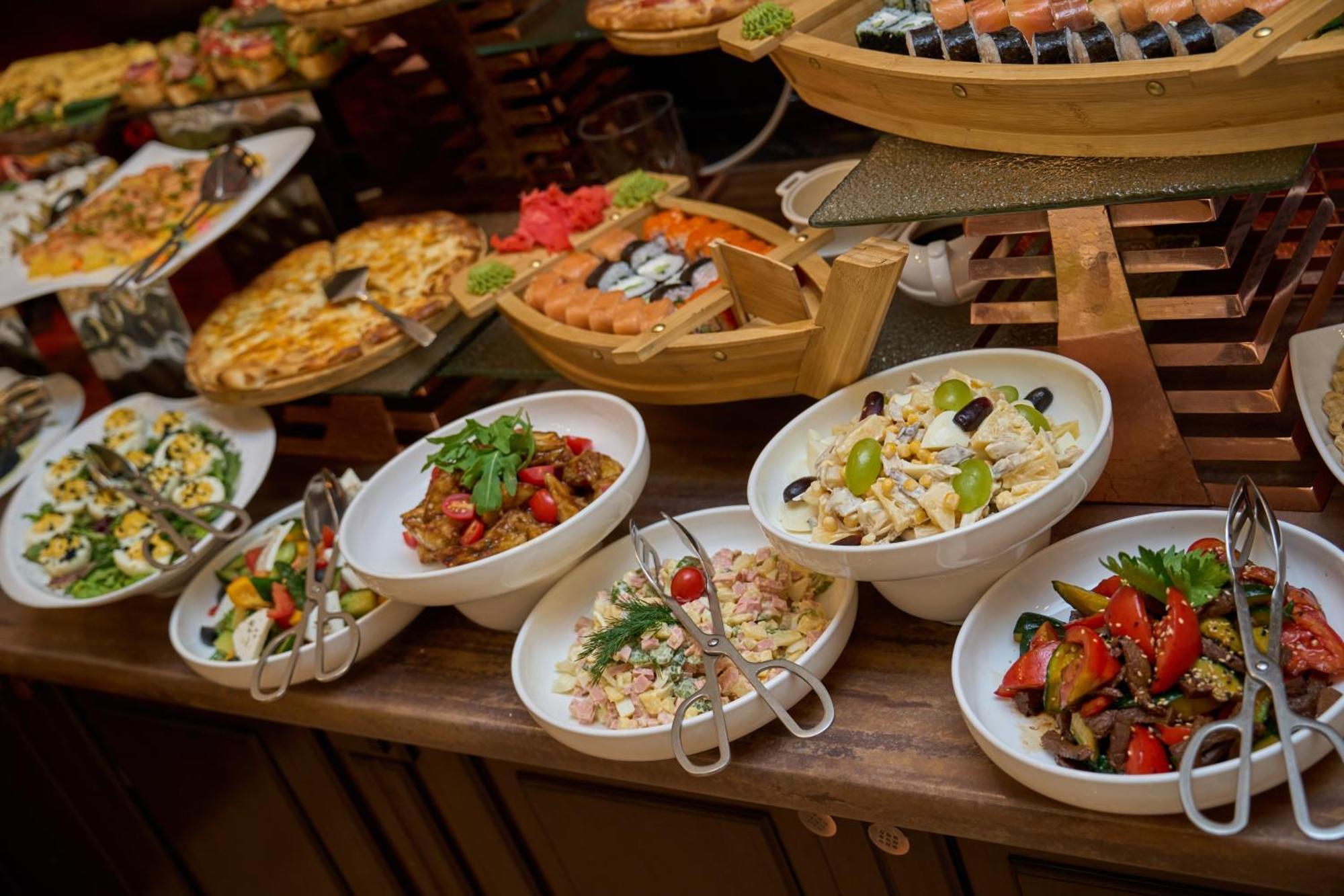 Garden Hotel & Spa Bishkek Esterno foto