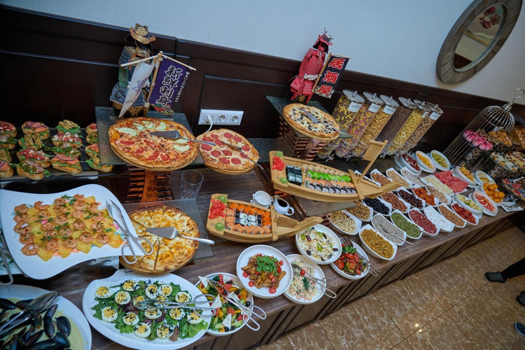 Garden Hotel & Spa Bishkek Esterno foto