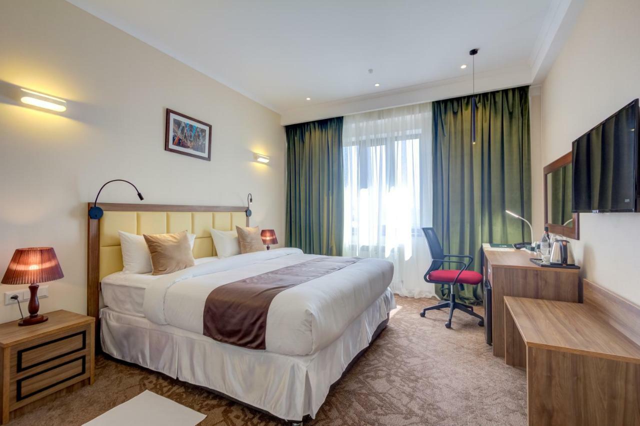 Garden Hotel & Spa Bishkek Esterno foto