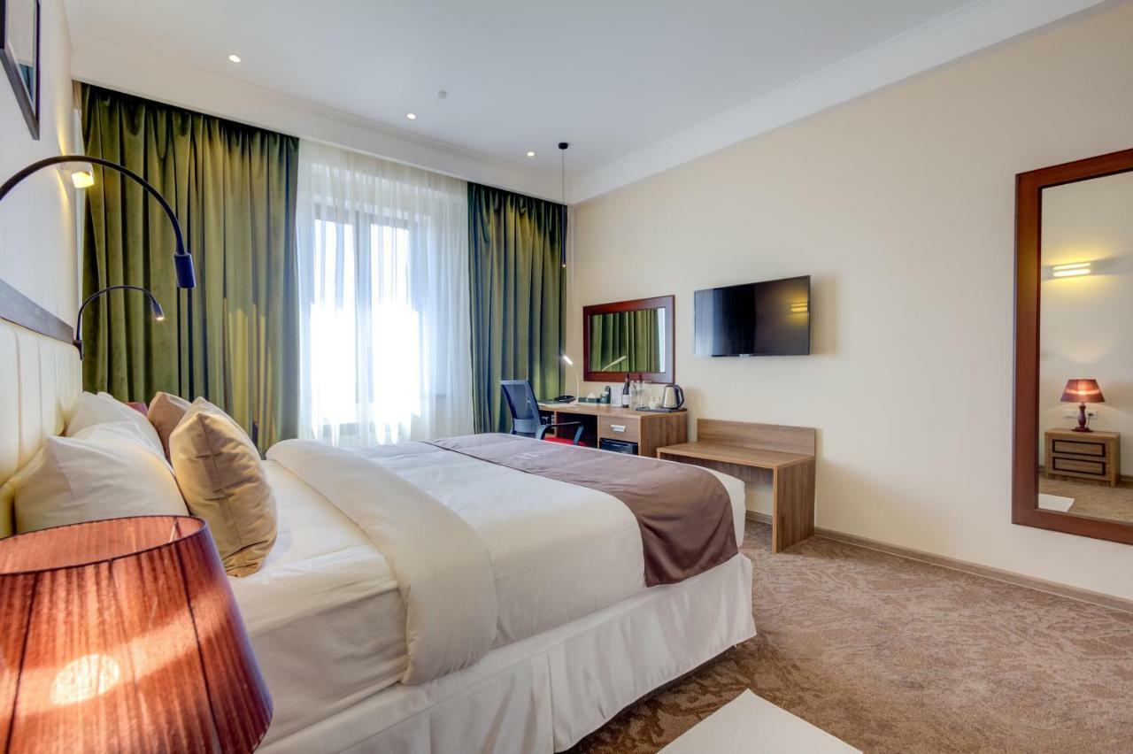 Garden Hotel & Spa Bishkek Esterno foto