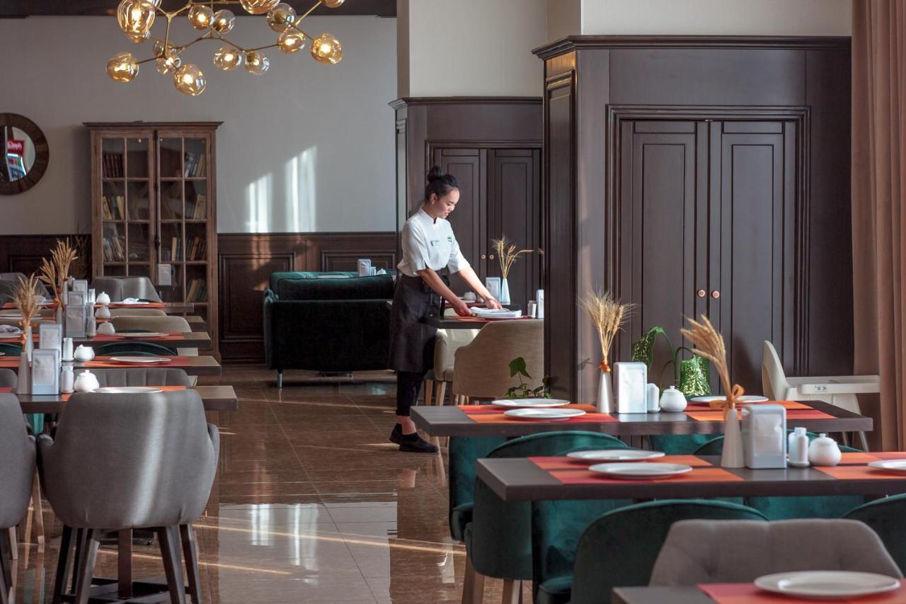 Garden Hotel & Spa Bishkek Esterno foto