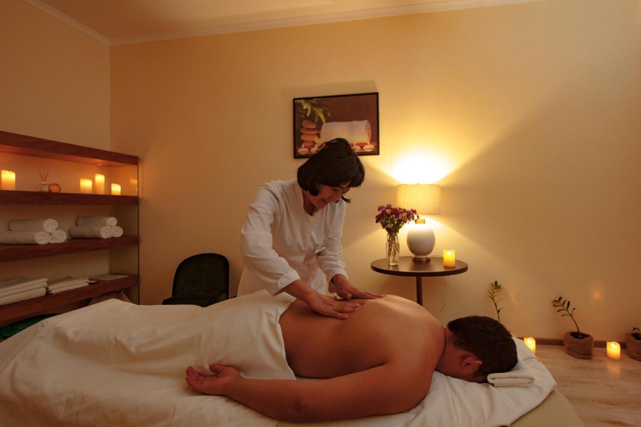 Garden Hotel & Spa Bishkek Esterno foto